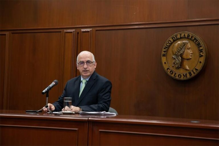 El banco central de Colombia opta por mantener los tipos de interés en el 13,25%