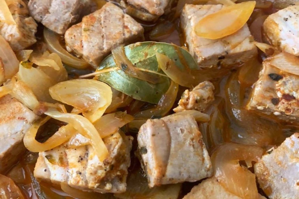 Paso A Paso Para Preparar El Atún Encebollado 
