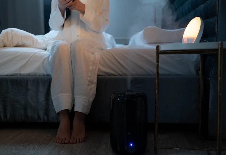 humidificador en la habitación al dormir