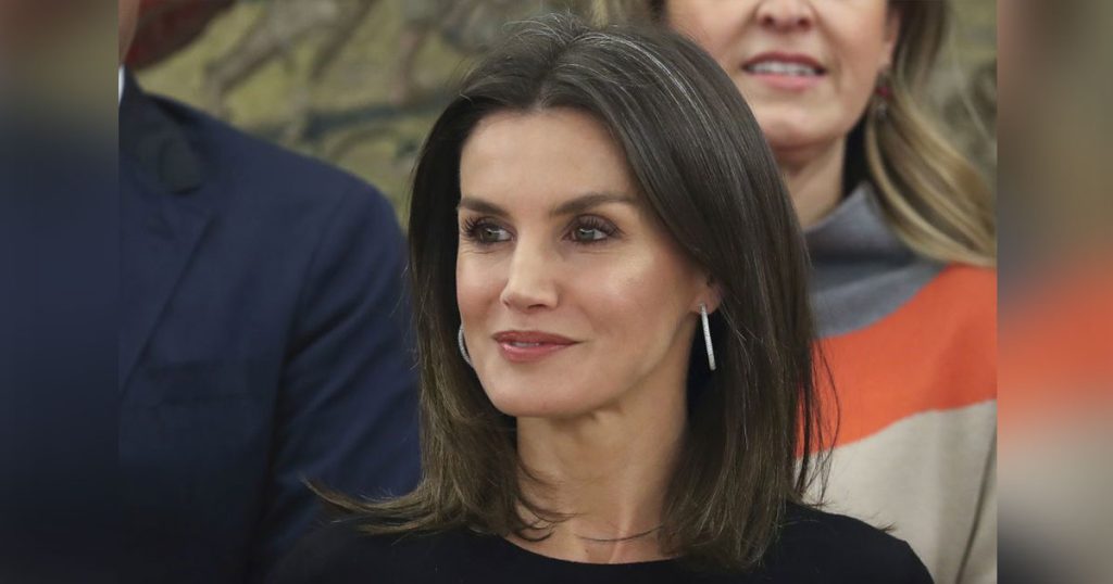 El Truco Para Lucir Las Canas Con El Mismo Estilo Que La Reina Letizia 109 El Gran Estilo De La Reina Letizia Y Cómo Luce Su Pelo Canoso