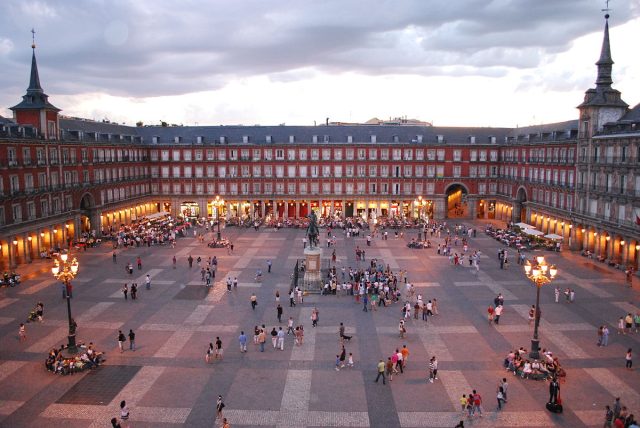 Estas Son Las 6 Plazas Mayores Más Grandes De España