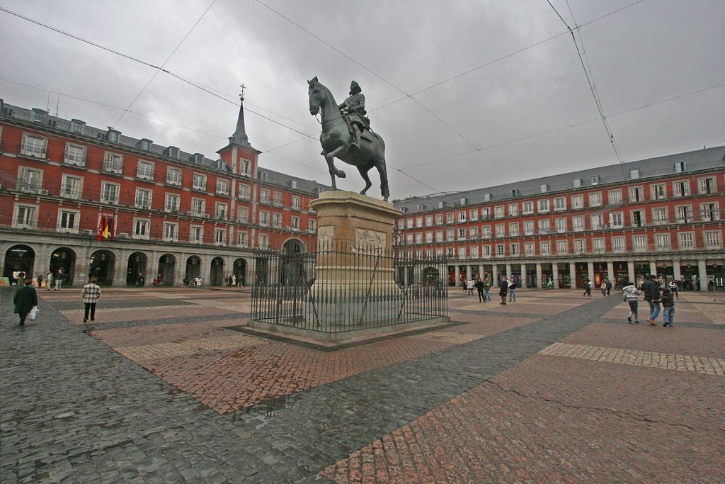 Estas Son Las 6 Plazas Mayores Mas Grandes De Espana 4