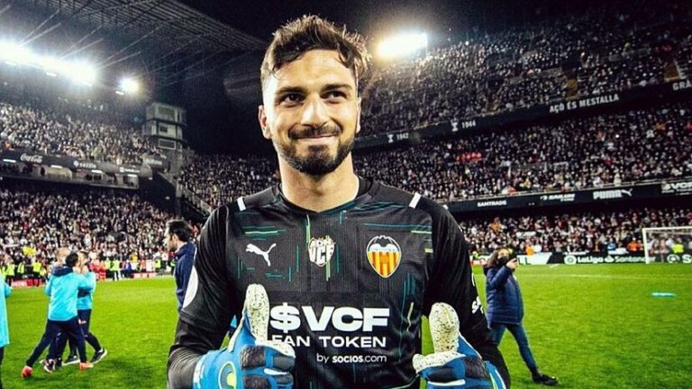 Mamardashvili cambia el plan del Valencia CF