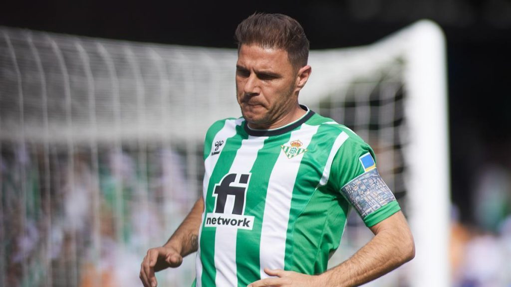 ¿Joaquín Busca Un Descanso?