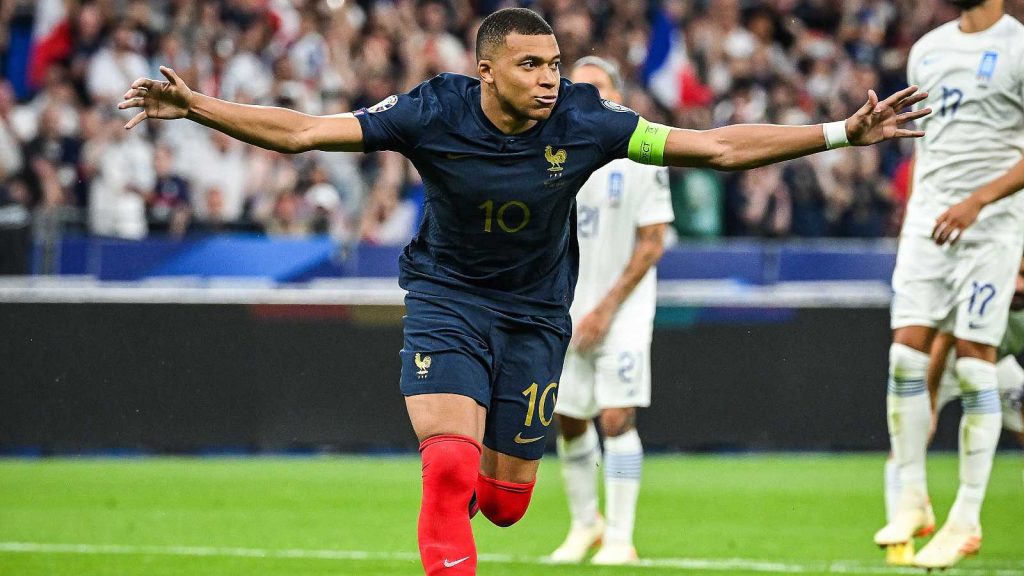 La Madre De Kylian No Puede Ejercer, Por Ahora