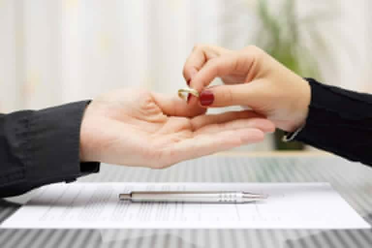 El Fenómeno del Divorcio Gris: Tendencias Crecientes en España y el Rol Vital del Abogado de Familia