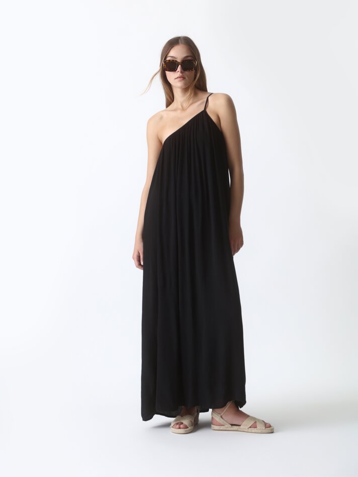 Rebajas en Lefties: 7 vestidos top al 50%