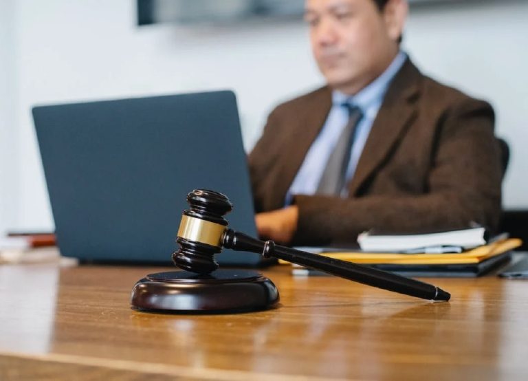Razones por las que debes contratar a un abogado