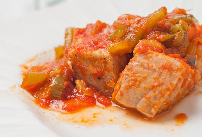 Cómo hacer un atún encebollado para que quede jugoso y rico