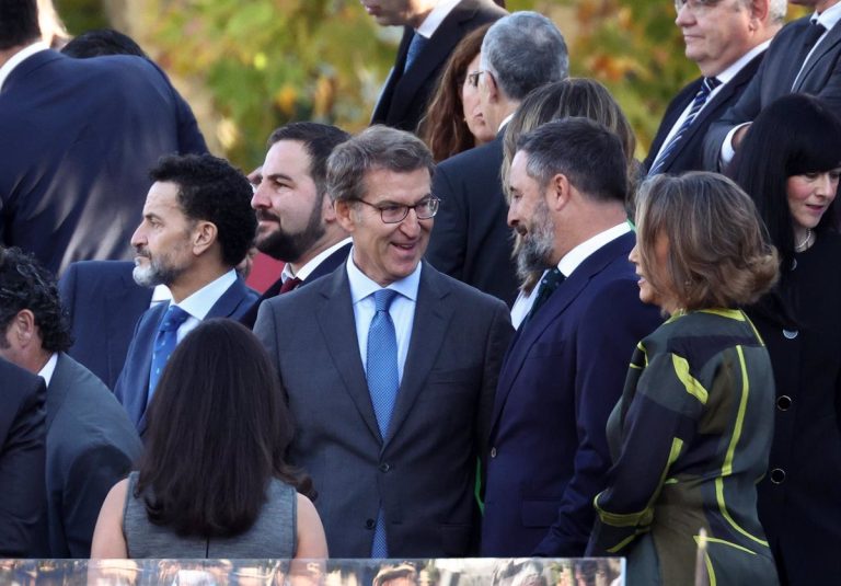 Feijóo y Abascal: unidos en la «huida» de la televisión antes de las elecciones 