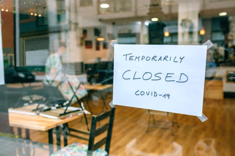Las empresas de hostelería pueden reducir su cuota de IAE por el tiempo de paralización durante la pandemia COVID-19