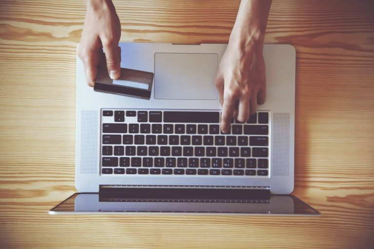 Gestionar los gastos de una plataforma online con la calculadora de precios de Shopify