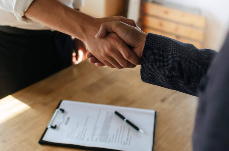 Modificaciones en los contratos de luz y gas de la mano de INVERFINEX y su equipo de expertos