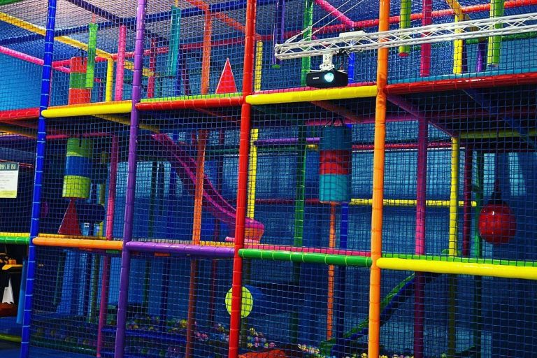 Divertirse en JumPlay – Parque de bolas para cumpleaños en Sevilla