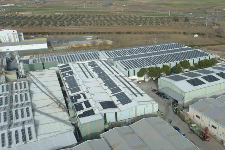 La empresa toledana Top Form apuesta por el autoconsumo de la mano de E4e Soluciones