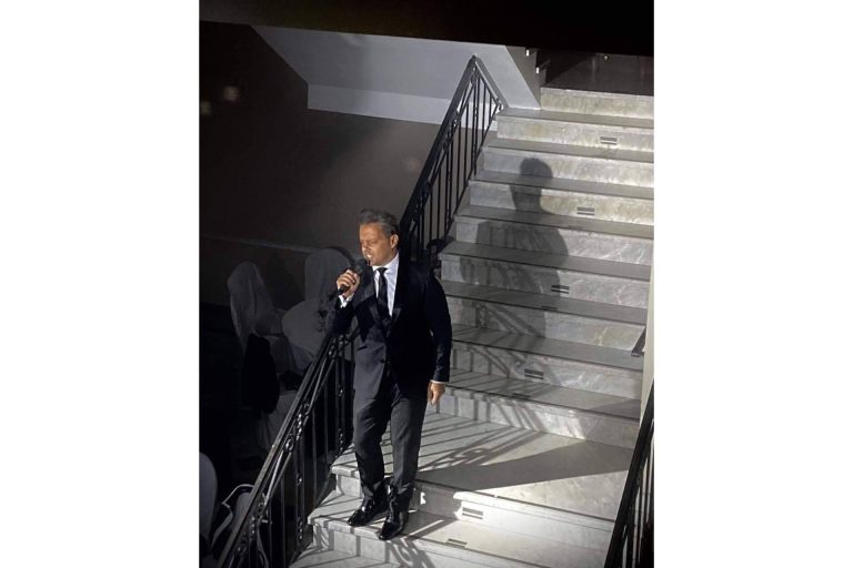 Luis Miguel tiene un doble argentino, Guillermo Elías