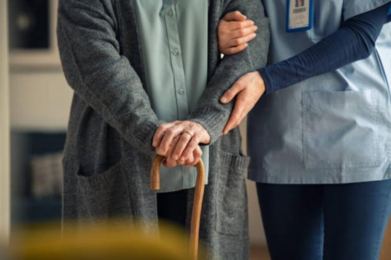 La OMS advierte: estas son las enfermedades más comunes en gente mayor