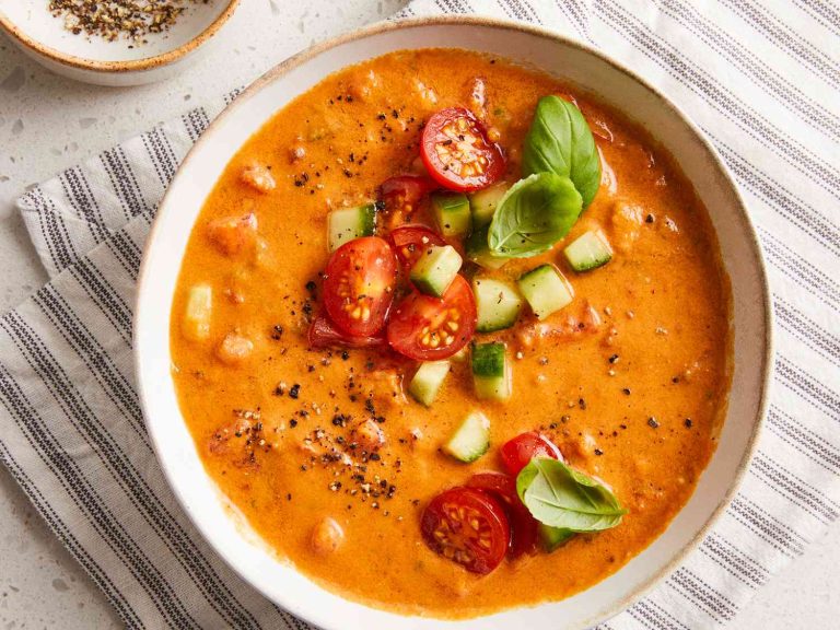Gazpacho andaluz tradicional: La receta casera número 1 para compartir en familia