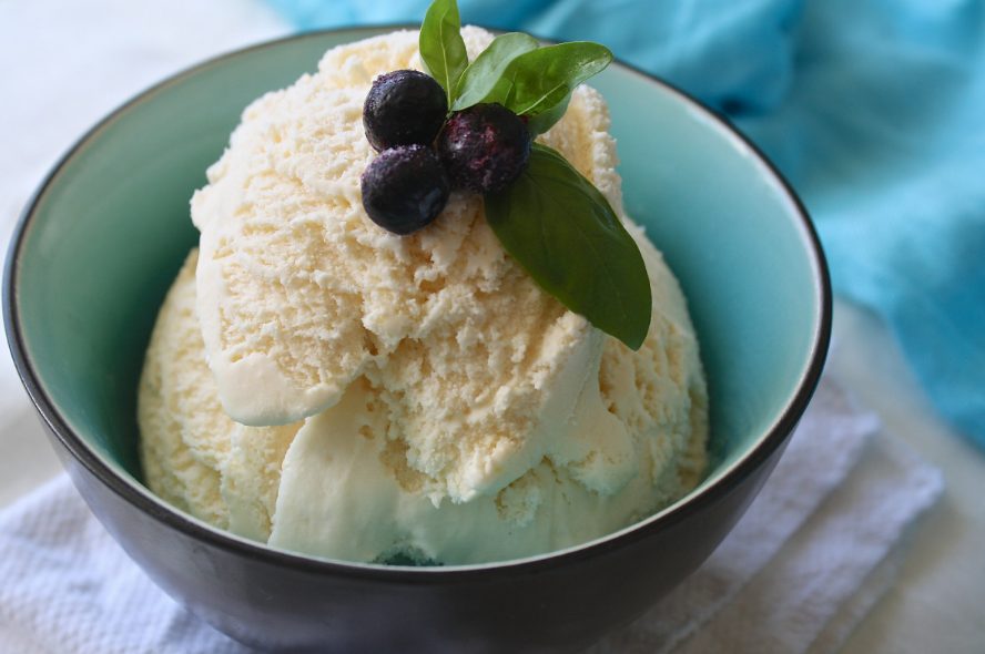 Cómo hacer un helado casero de vainilla mejor que los de las heladerías