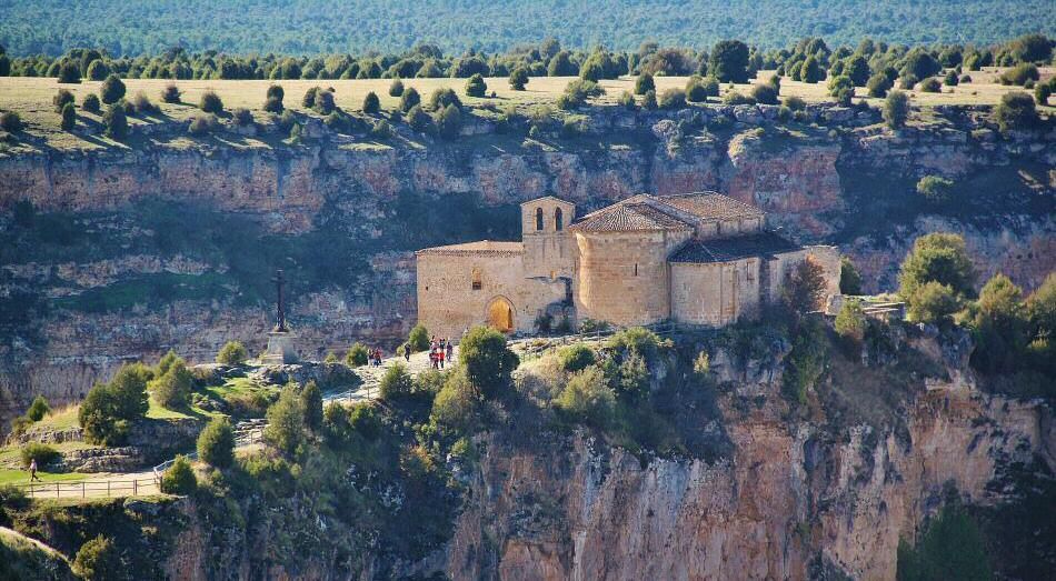 Ermita De San Frutos, En El Parque Natural Hoces Del Río Duratón, En Segovia