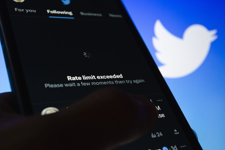Musk anuncia que las cuentas no verificadas en Twitter podrán leer 1.000 tuits al día temporalmente