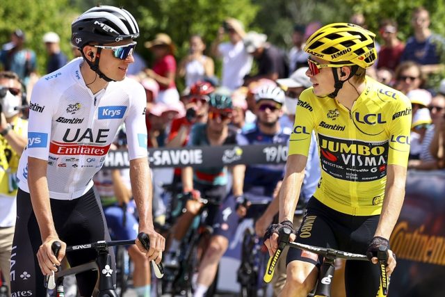Tadej Pogacar Y Jonas Vingegaard, Durante Una Etapa Del Tour De Francia