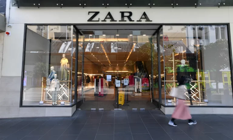 La camisa más irresistible de Zara cuesta menos de la mitad en rebajas