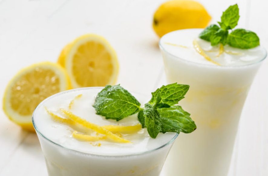 Más que agua Bebidas hidratantes para el verano que te van a encantar