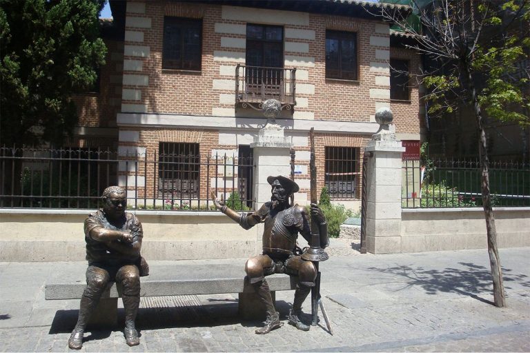 Mejores destinos literarios de España para descubrir estas vacaciones