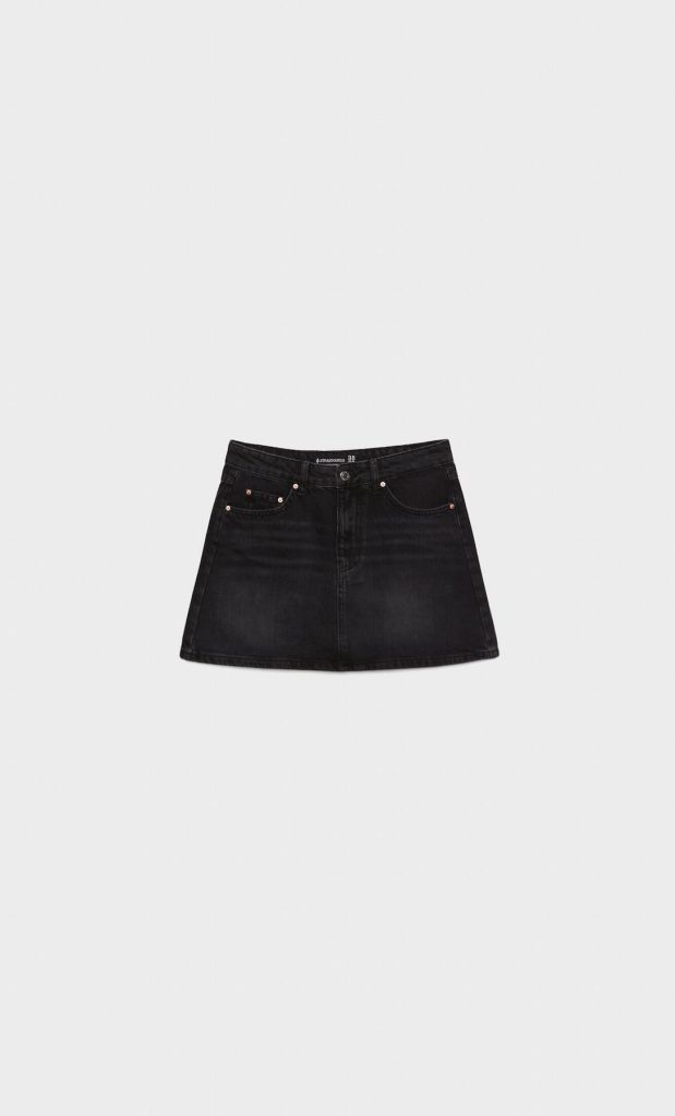 La Moda De Las Faldas Mini Denim Que Stradivarius Incluyó En Su Colección