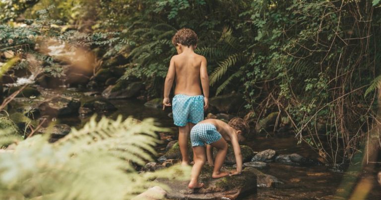 Un trabajador del SAMUR te muestra el peligro de los bañadores masculinos: «puede requerir cirugía»