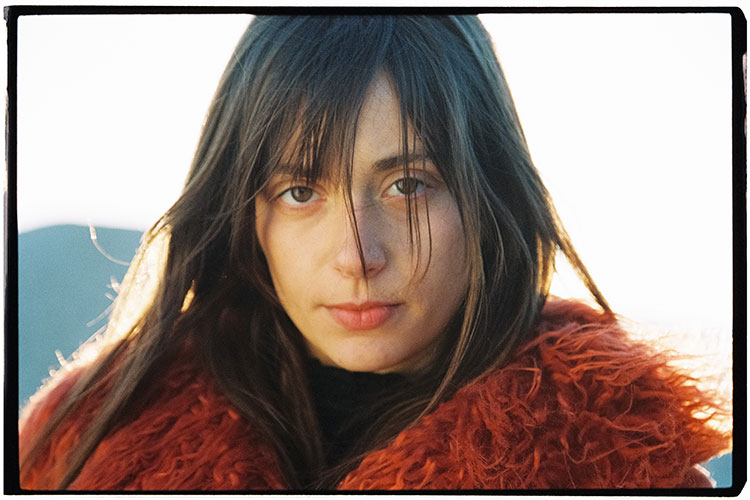 Maren presenta su último single «Que el rayo no te parta»: «Para mí es la canción del verano y supone un cambio»