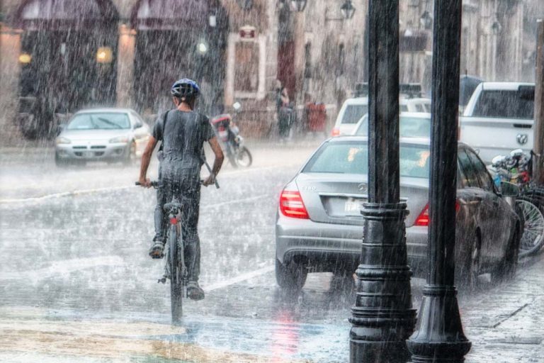 La DANA afectará con fuertes lluvias este sábado a toda España salvo a las Islas Canarias