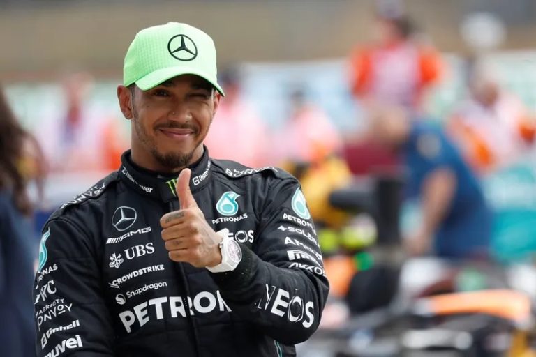 Fórmula 1.- Los pilotos británicos Lewis Hamilton y George Russell renuevan con Mercedes hasta 2025