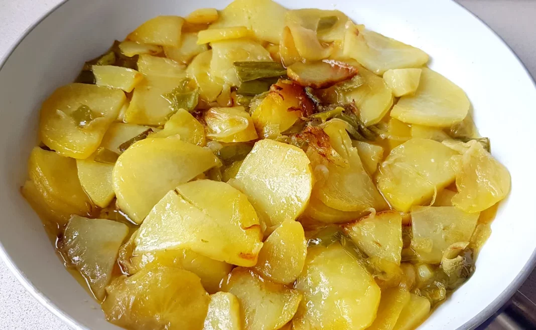 Cómo hacer unas patatas a lo pobre para chuparse los dedos