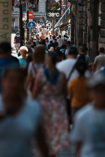 Calor, tormentas, lluvias y olas activan hoy los avisos en 25 provincias españolas, Ceuta y Melilla
