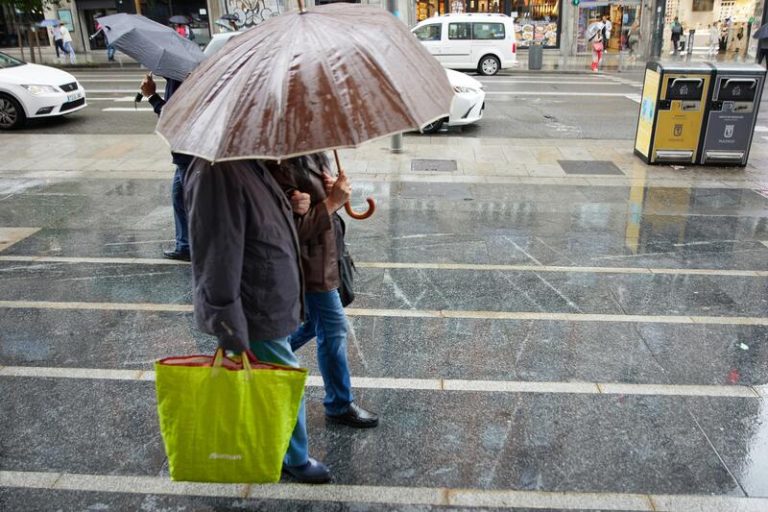Una DANA dejará el fin de semana lluvias fuertes generalizadas y acompañadas de tormentas en Península y Baleares
