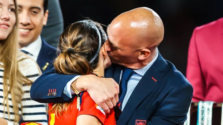 La Asociación para Mujeres en el Deporte Profesional denuncia a Luis Rubiales ante el CSD