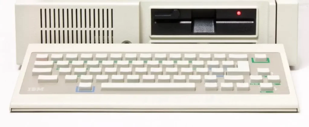 Ibm Pcjr: El Intento De Ibm Por Dominar El Hogar