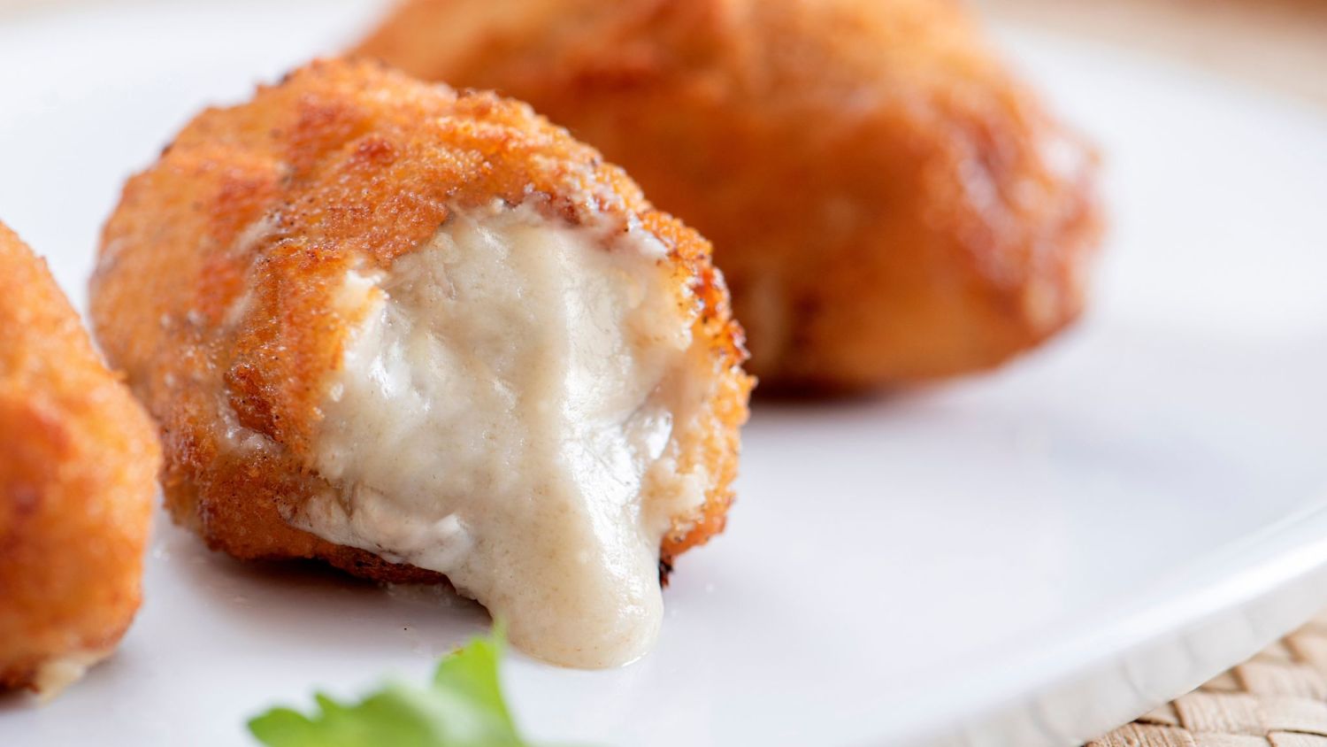 El Truco Para Que La Bechamel De Las Croquetas Caseras Quede Cremosa Y Sabrosa 112 Las Croquetas Que Preparas En Casa Serán Cremosas