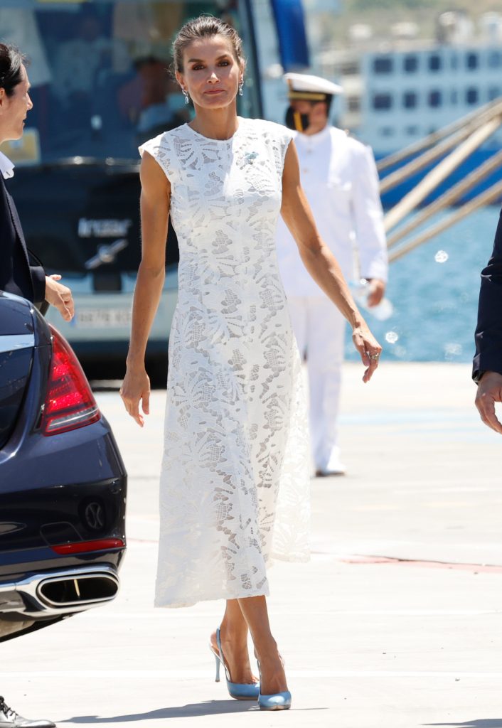 ¿Cómo Completó El Look La Reina Letizia?