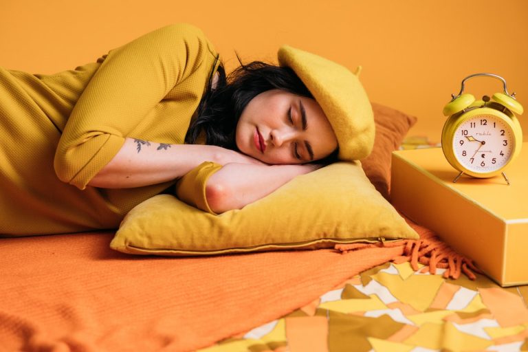 Un tiktoker se hace viral al revelar el mejor truco que existe para dormir bien