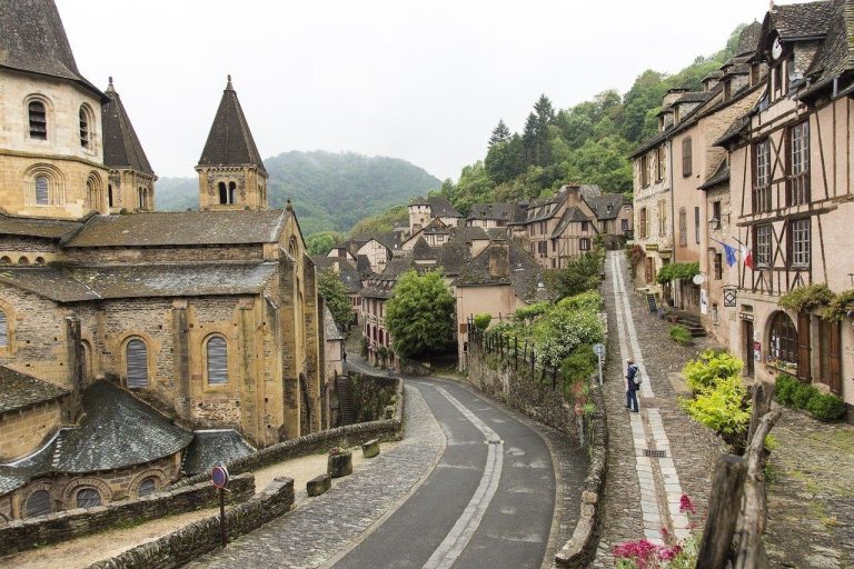 Estos son los 7 pueblos más antiguos de Europa para visitar este verano