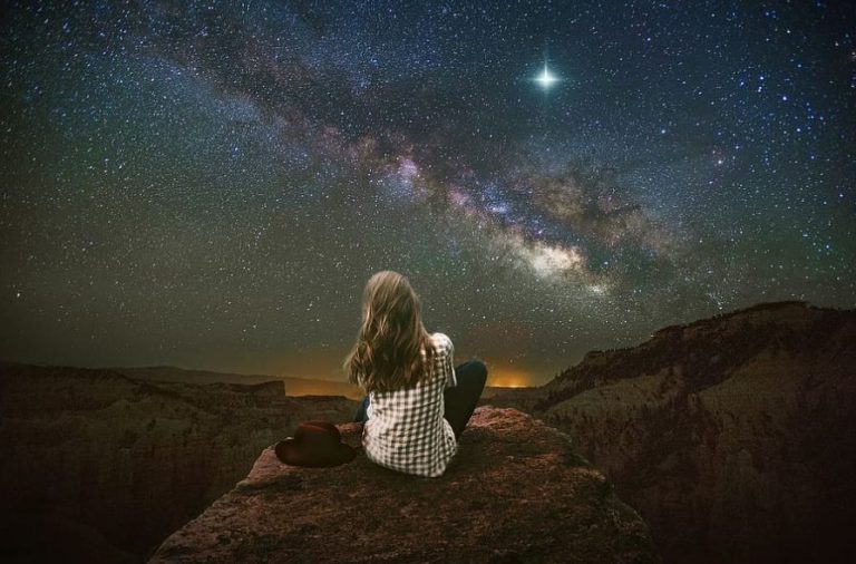 Estos son los beneficios de mirar las estrellas