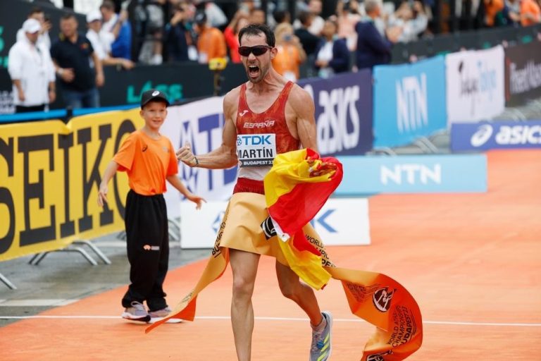 Álvaro Martín continua la leyenda de la marcha española y se corona campeón del mundo