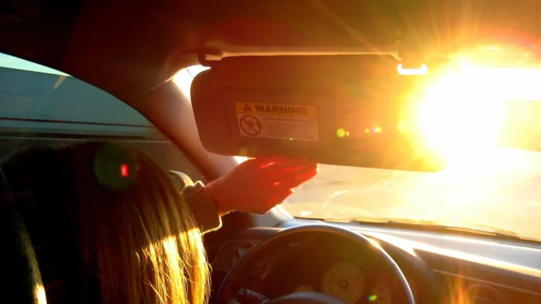 ¿Se puede conducir con gafas de sol? Esto opina la DGT