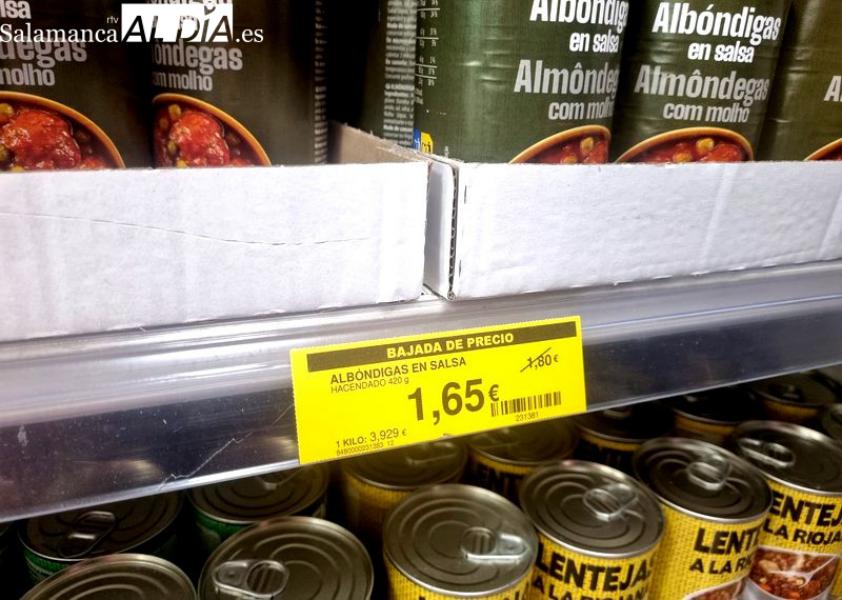 Las Etiquetas Amarillas Indican Oferta