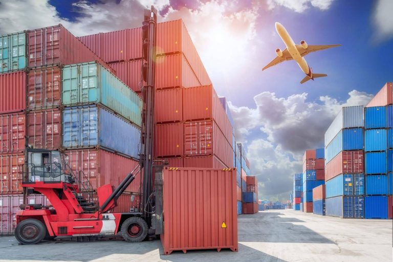 Redmoving explica qué incluyen los servicios de mudanzas internacionales
