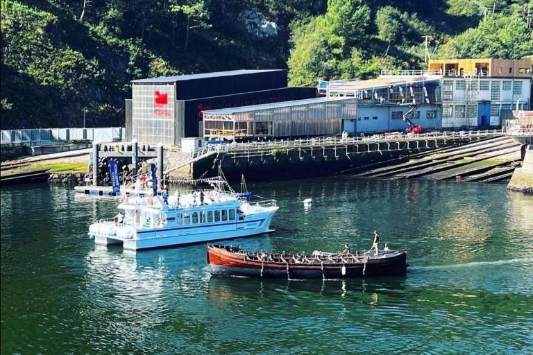 Ciudad San Sebastián, excursiones en catamarán sostenibles con el medioambiente
