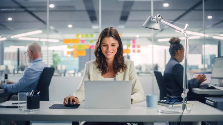 Constituir una empresa pyme en España con la asesoría de Entre Trámites